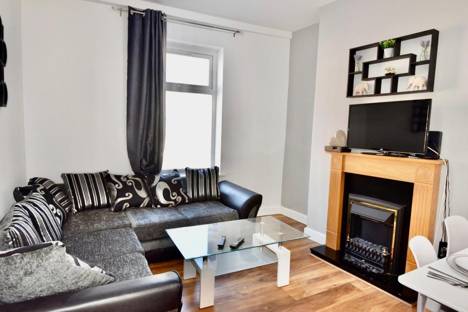 Come On In Lucas Street Newport Train Station Sleep Upto 8 Villa Exterior foto