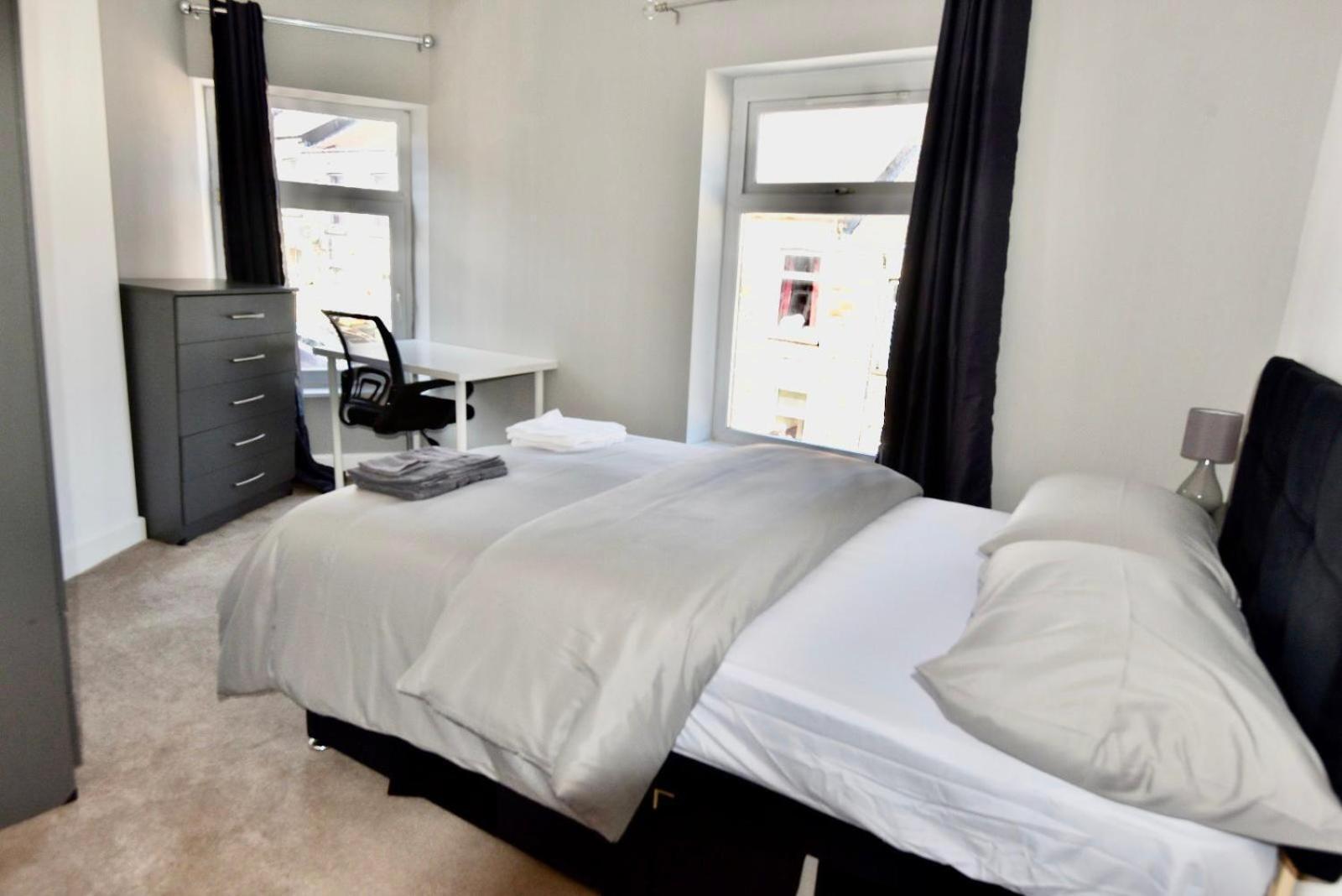 Come On In Lucas Street Newport Train Station Sleep Upto 8 Villa Habitación foto