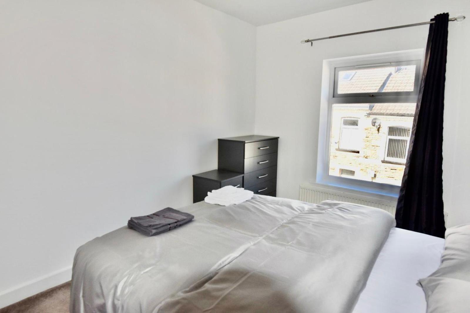 Come On In Lucas Street Newport Train Station Sleep Upto 8 Villa Habitación foto
